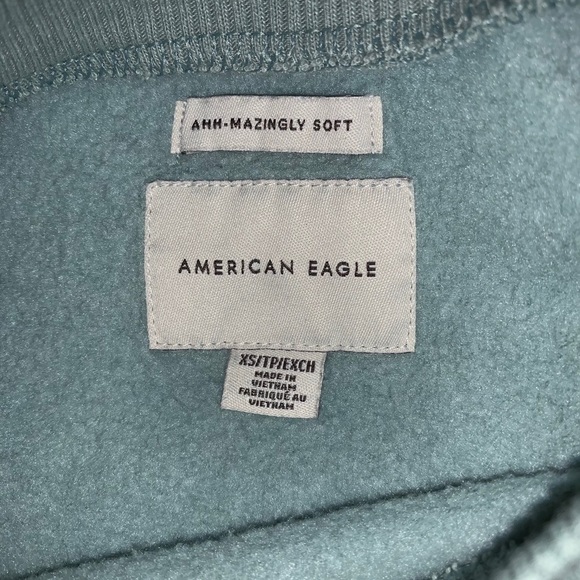 American Eagle Crew Neck - Picture 4 of 5